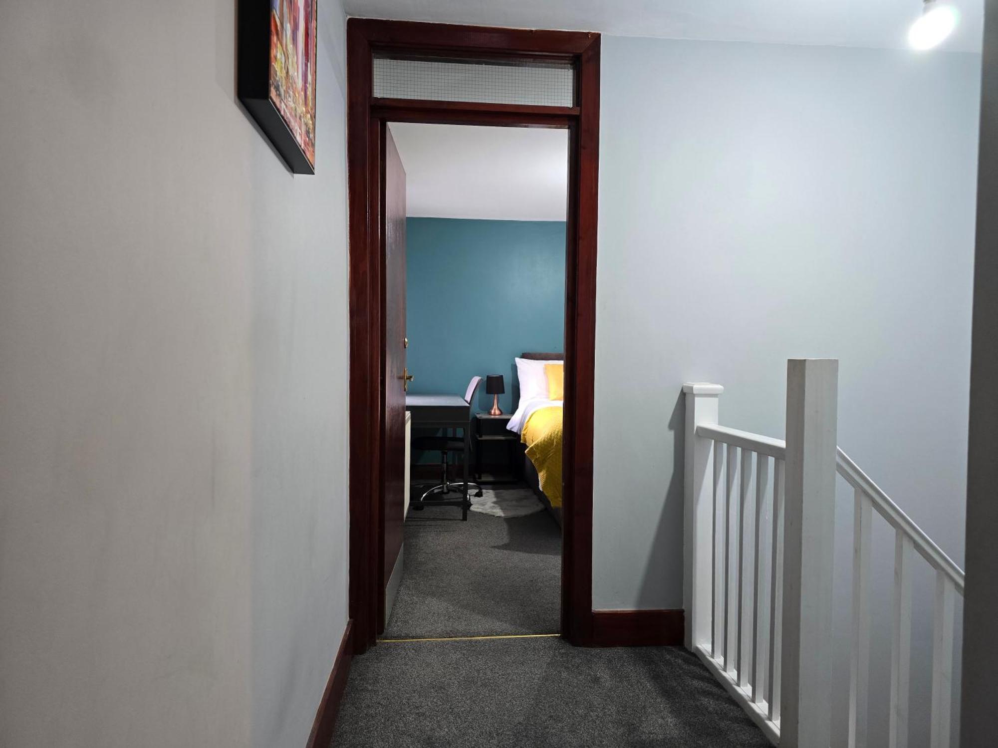 Cosy 3 Bedroom Flat Step Away From Paddington Londra