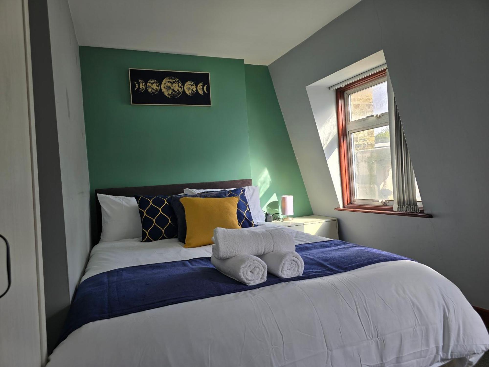 Cosy 3 Bedroom Flat Step Away From Paddington * Londra