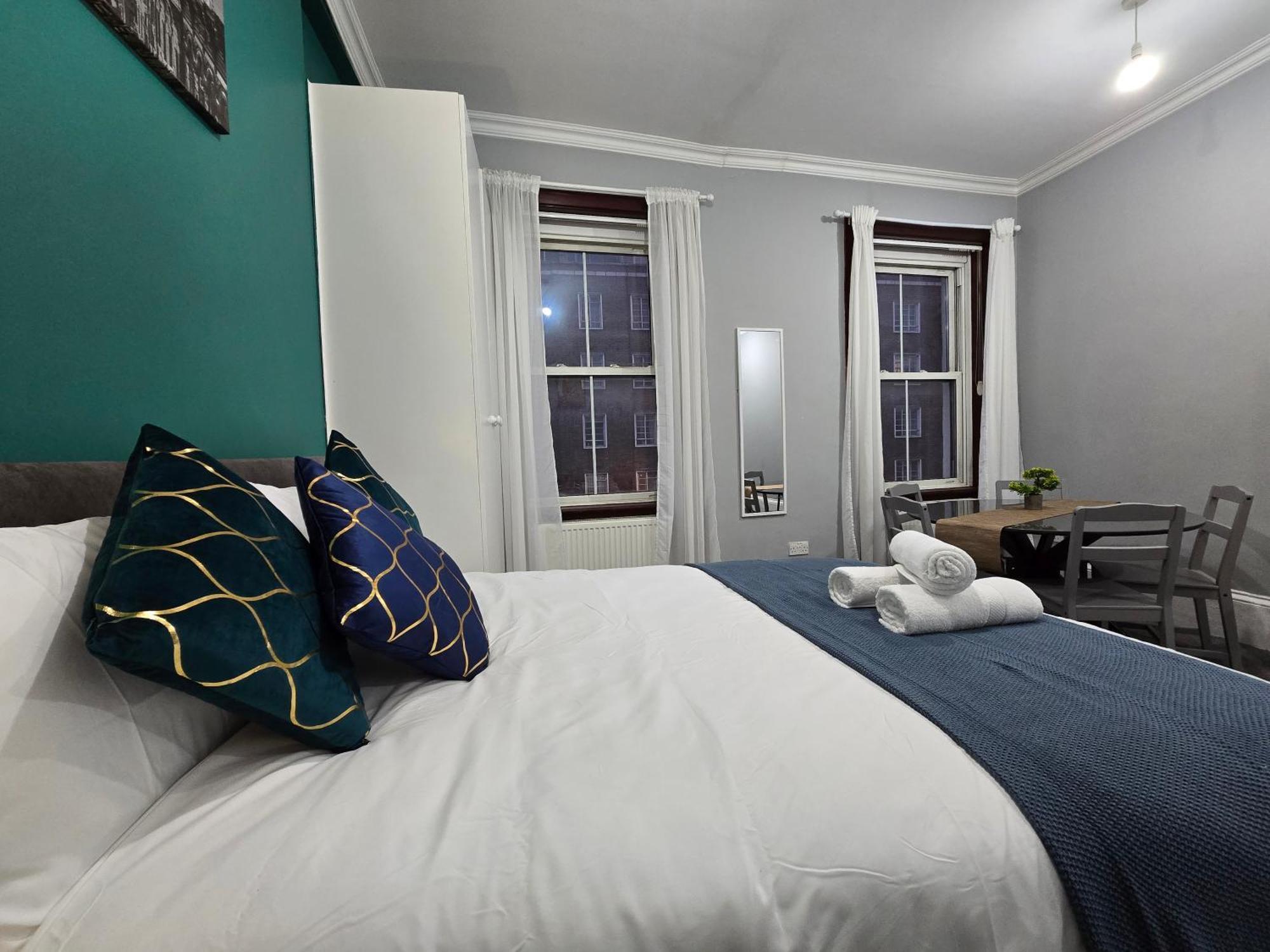 Cosy 3 Bedroom Flat Step Away From Paddington Londra