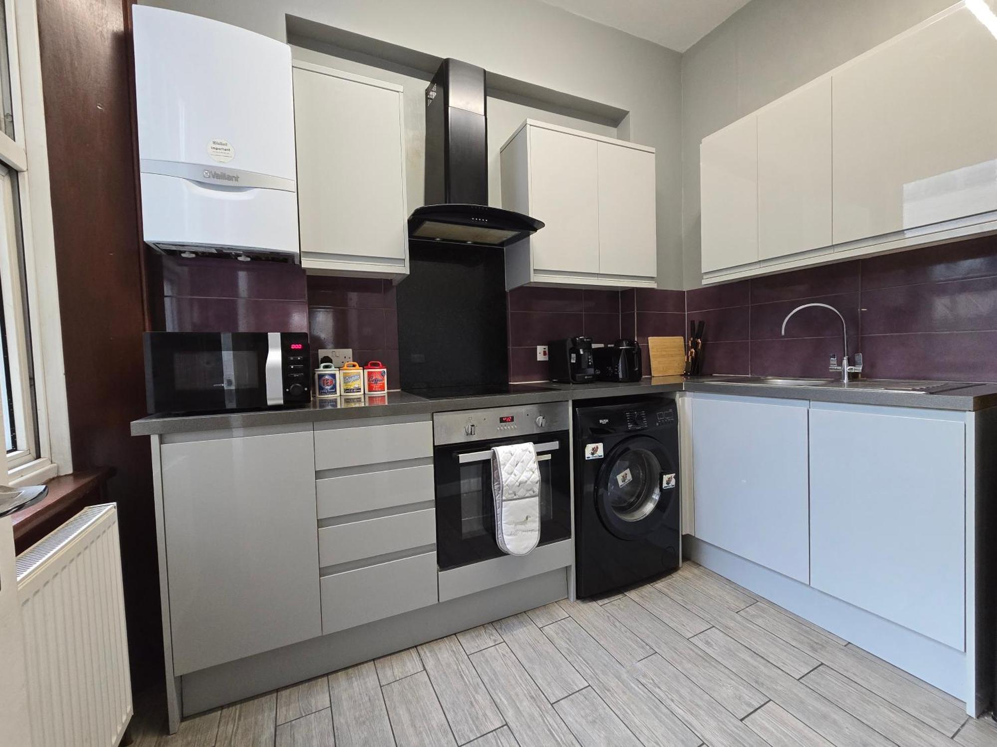 Cosy 3 Bedroom Flat Step Away From Paddington Londra